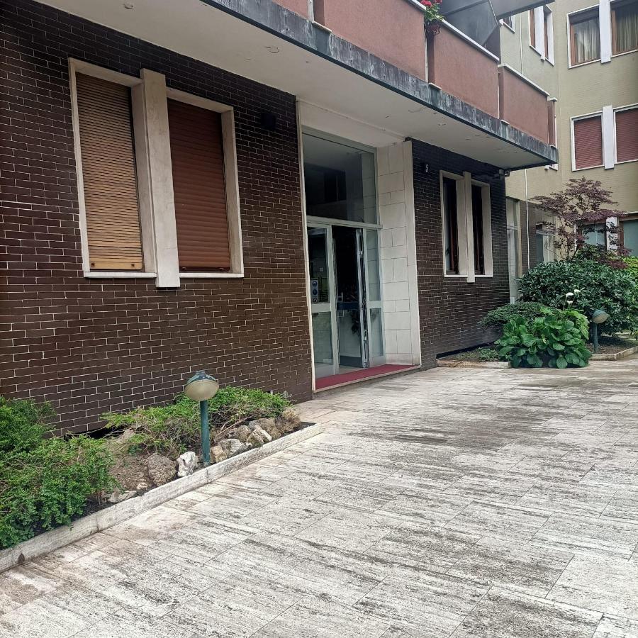 米兰Egadi House公寓 外观 照片